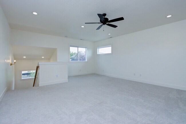 Building Photo - 12090 W Endsley St