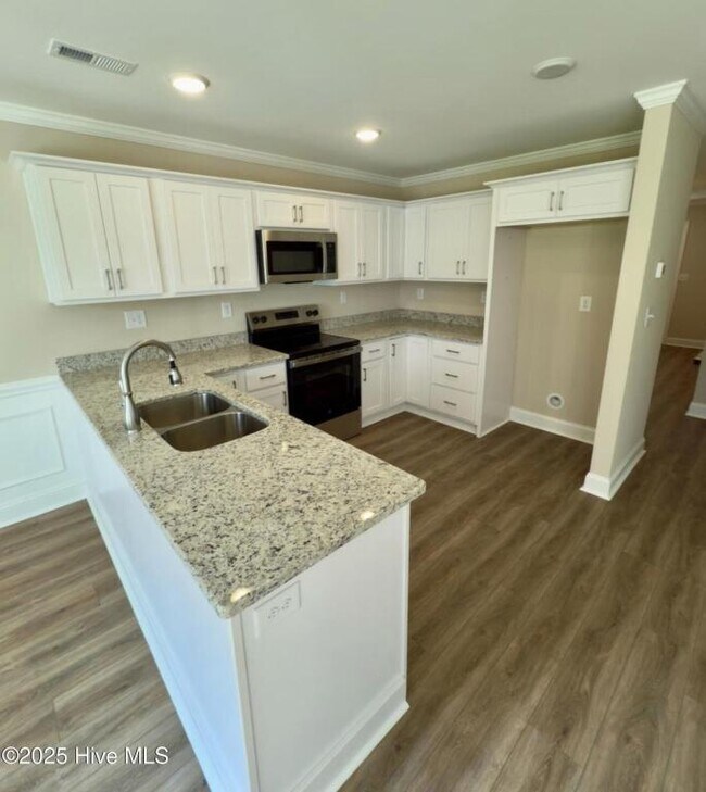 Building Photo - 4371A W Pine St