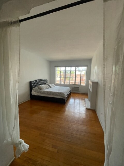 Building Photo - 1043-1048 8th St