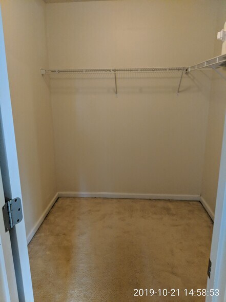 Master closet 1 - 3491 Tackett Rd