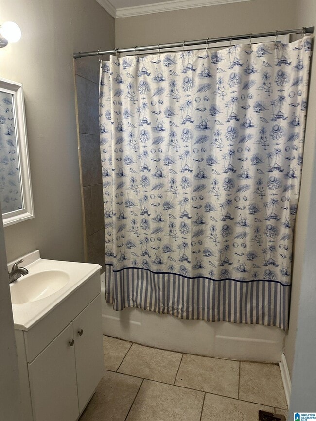 Building Photo - 1731 Exeter Ave