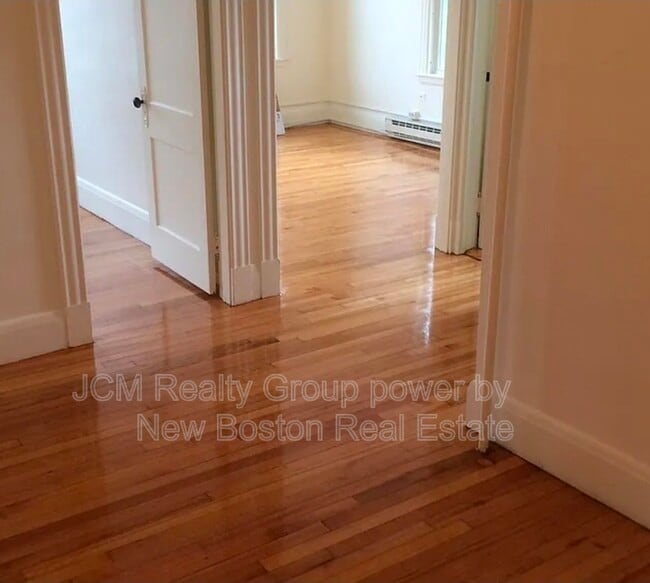 Building Photo - 203 Lewis St