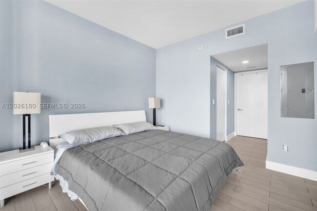 Building Photo - 2602 E HALLADALE T3105