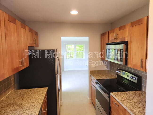 Building Photo - 74 Ebens Cove