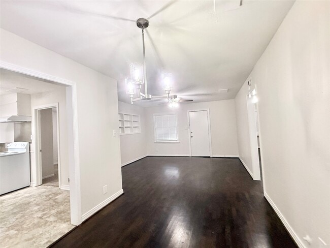 Building Photo - 832 S Anderson St