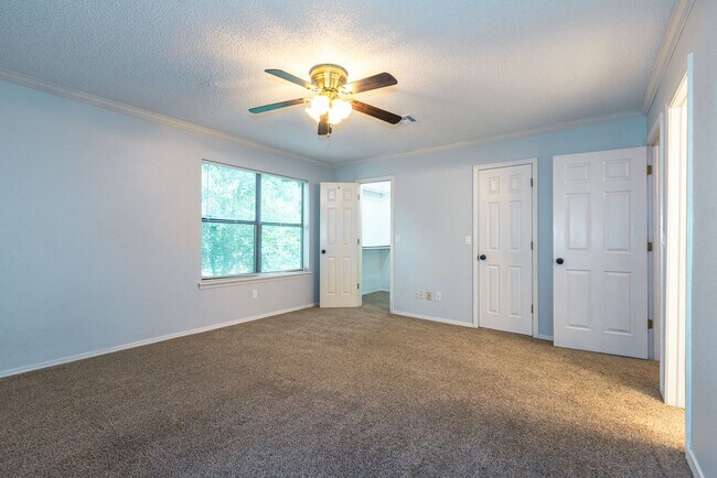 Building Photo - Newly Renovated 4 Bed / 3.5 Bath in Tulsa ...