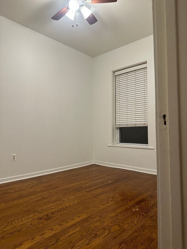 Building Photo - Beautiful 1 Bed/ 1 Bath Apartment Ravenswo...