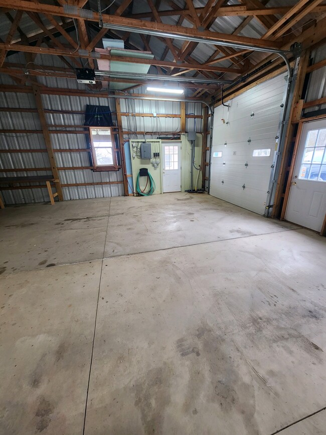 Building Photo - 717 Draketown Rd