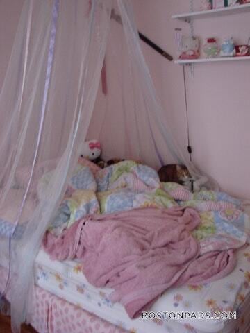 Building Photo - 107 Gordon St