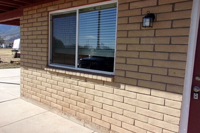 Building Photo - Great home in with great mountain views.