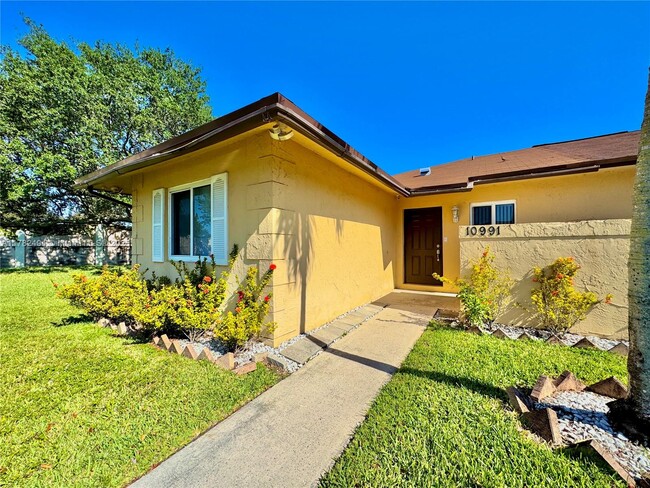 Building Photo - 10991 NW 30th Pl