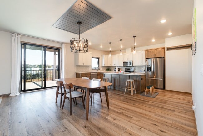 Building Photo - Beautiful Single Family Home in North Bismarck