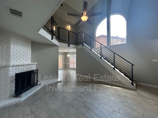 Building Photo - 3434 Stonebrook Pl