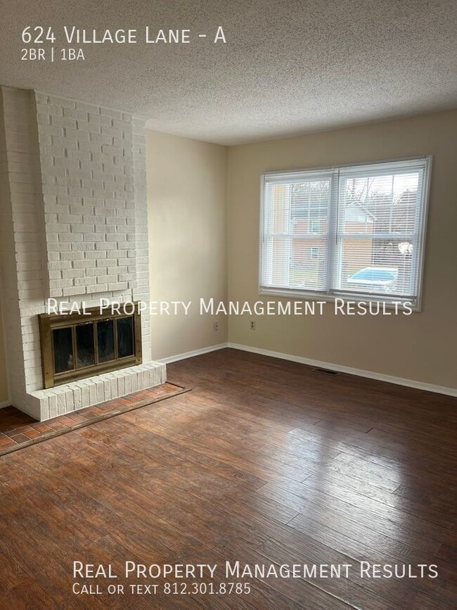 Building Photo - 624 Village Ln