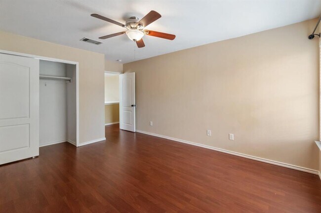 Building Photo - 1117 Del Roy Dr