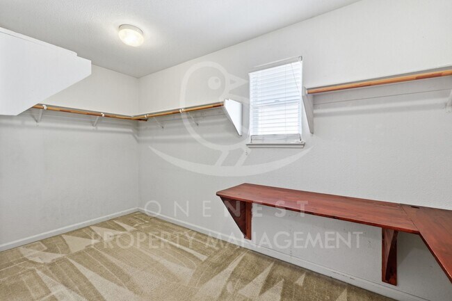 Building Photo - 2708 Woodfield Way