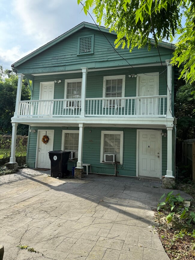 Building Photo - 2126 Danneel St