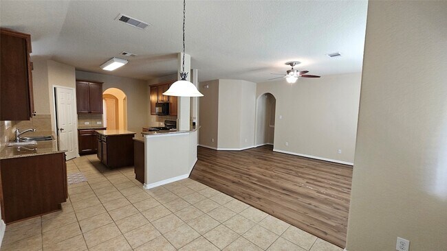 Building Photo - 1219 Pecos Pass Dr