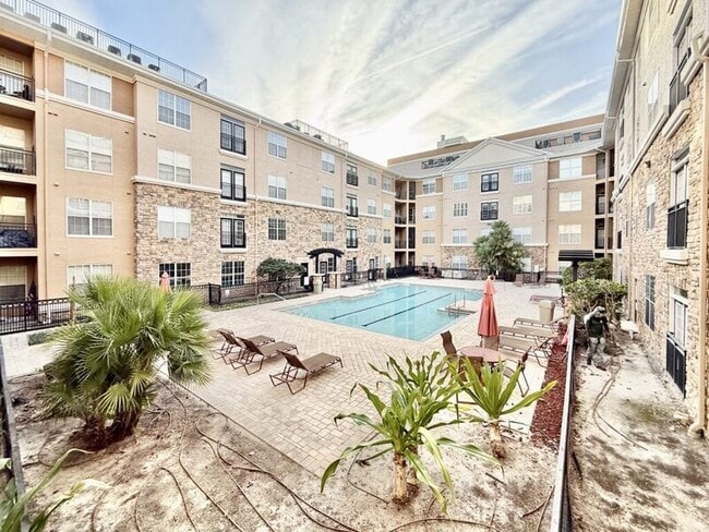 Building Photo - 4221 W Spruce St