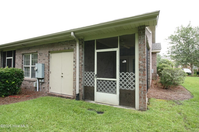 Building Photo - 620 Elfin Ct
