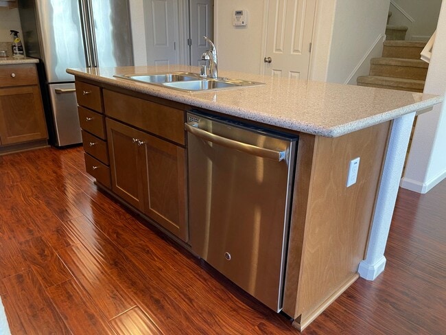 Building Photo - MODERN NEWER 3 BEDROOM 2 STORY FAIRFIELD *...
