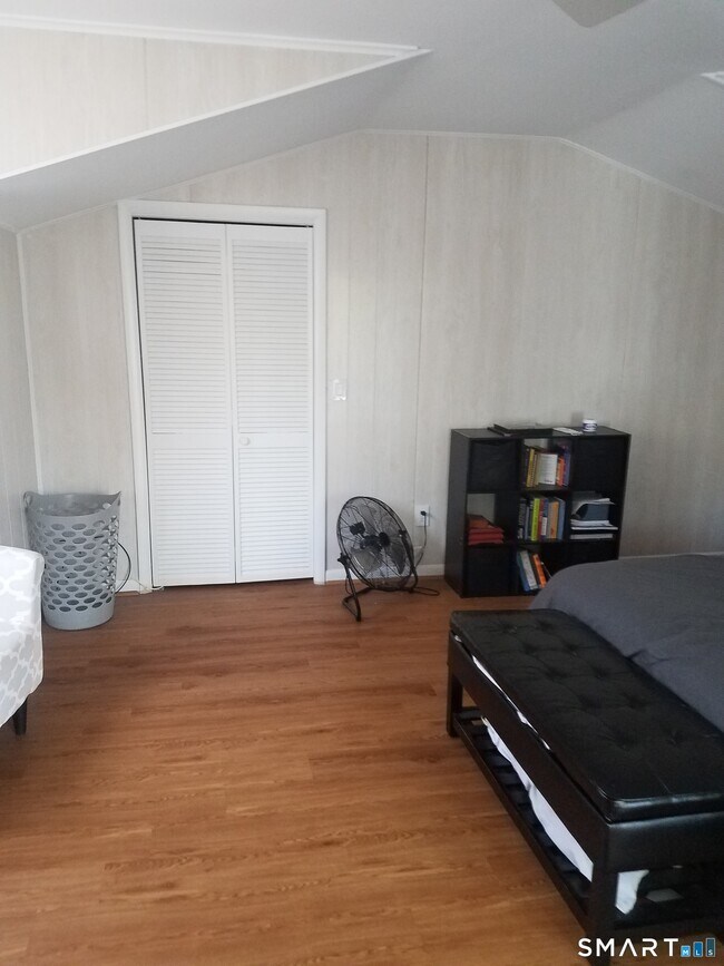 Building Photo - 72 Maple Tree Ave