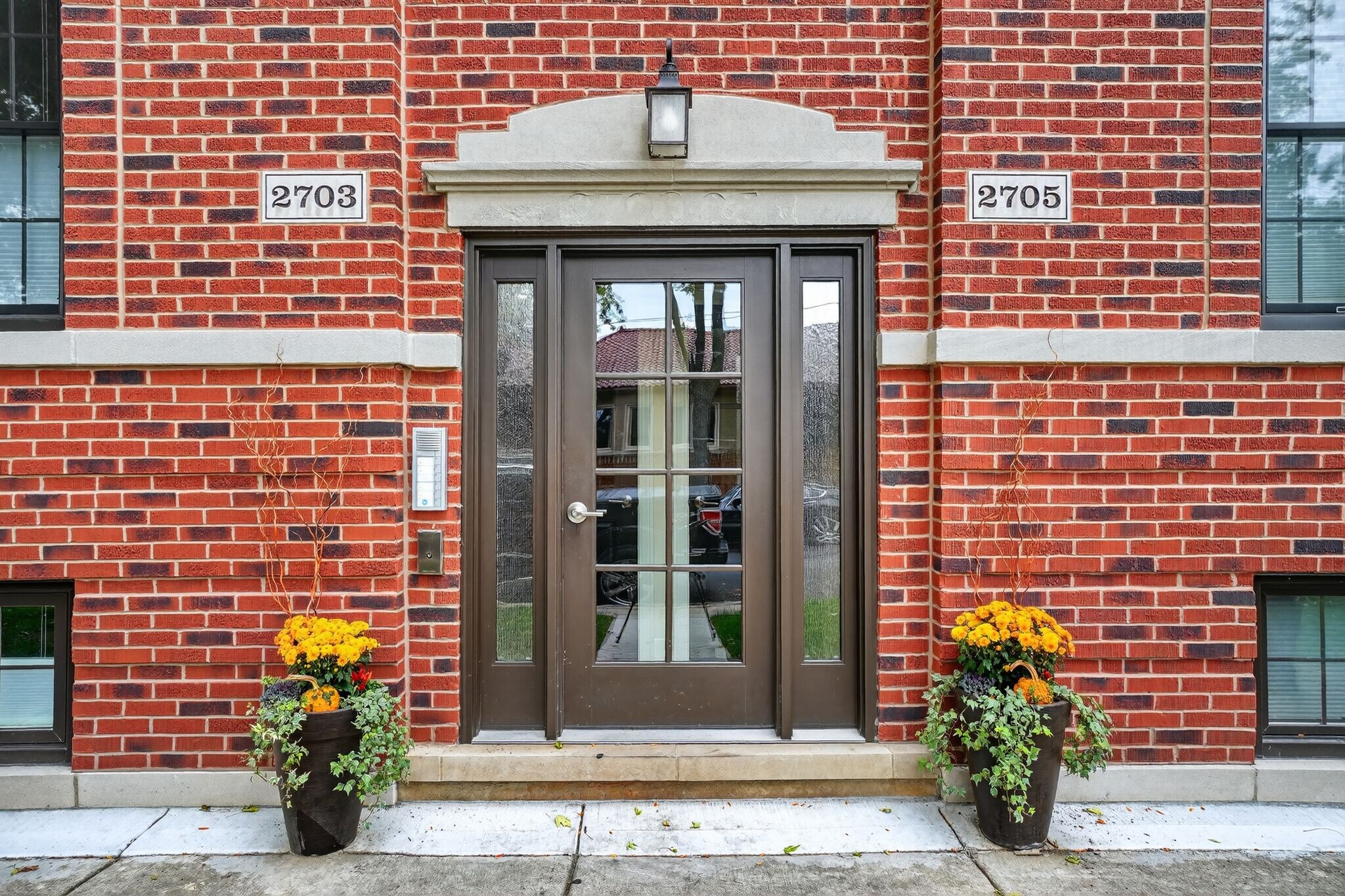 Building Facade - 2703 W Ardmore Ave
