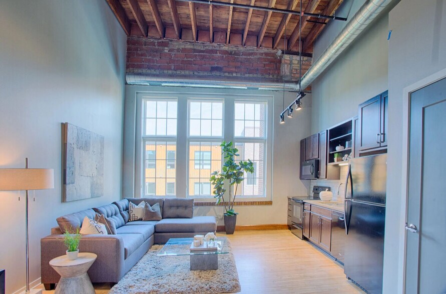 Building Photo - Woodrow - New