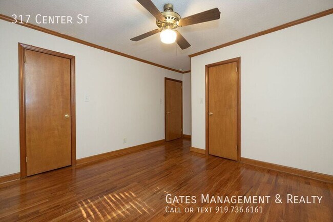 Building Photo - 317 Center St