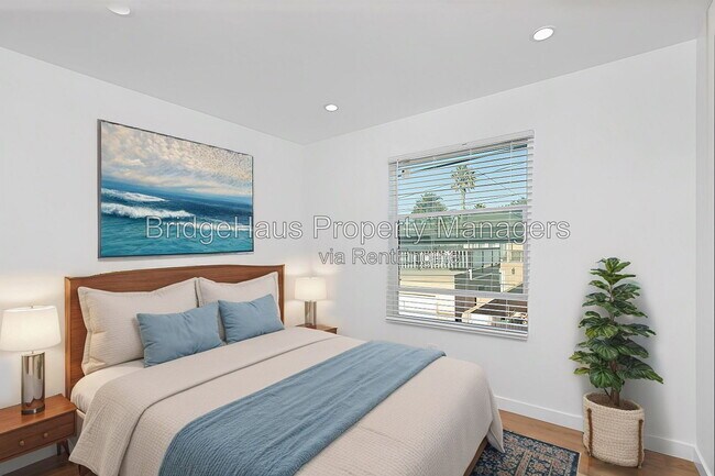 Building Photo - 4656 Santa Monica Ave