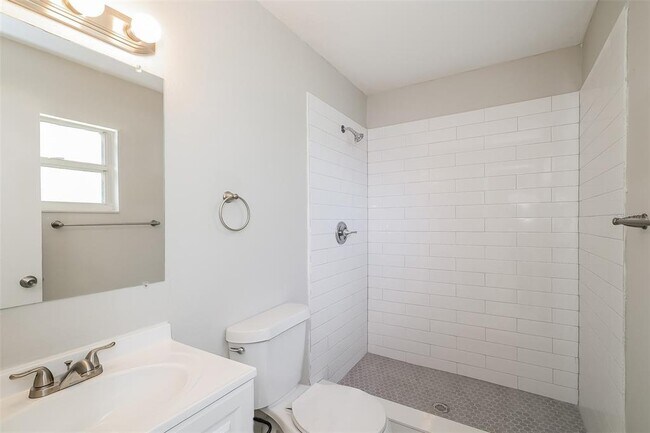 Building Photo - 425 Danube Way