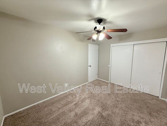 Building Photo - 606 Pierce St