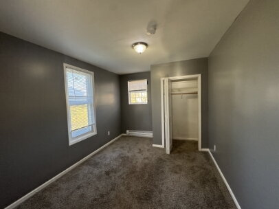 Building Photo - 933 Front Ave