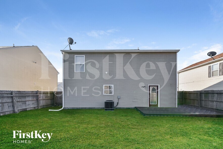 Building Photo - 8016 Grove Berry Way