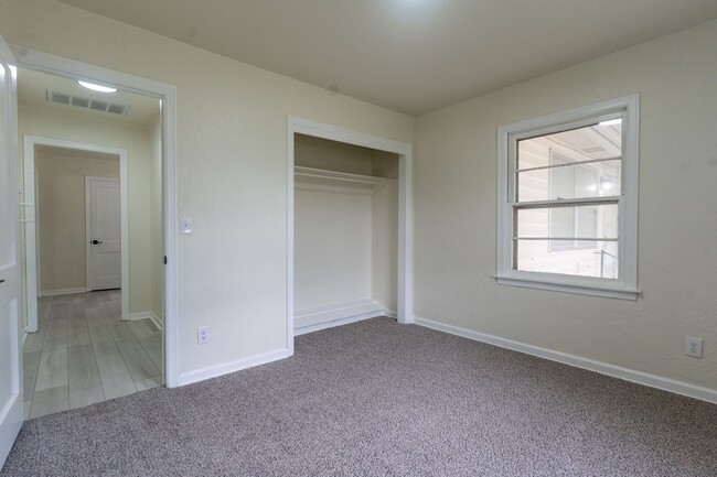 Building Photo - Moore Rent to Own Home!