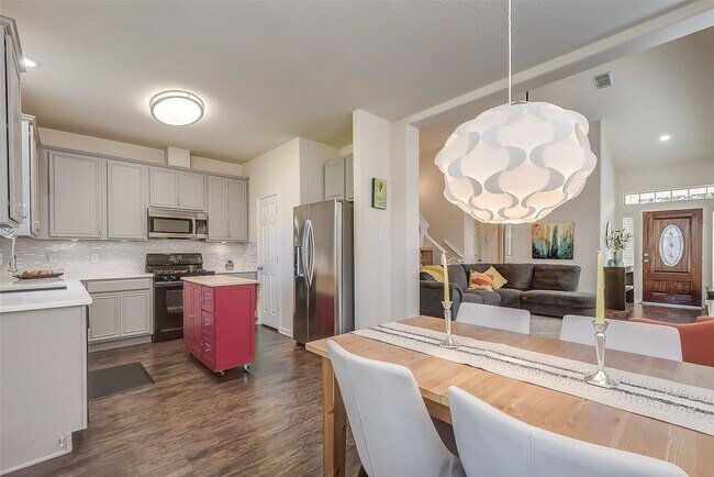 Building Photo - 25311 Sierra Woods Ln