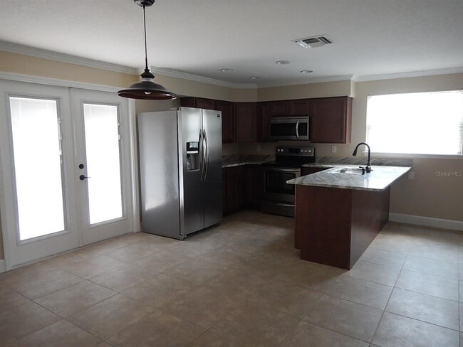 Building Photo - 17345 Porter Ave