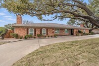 Building Photo - 4904 Arborlawn Dr