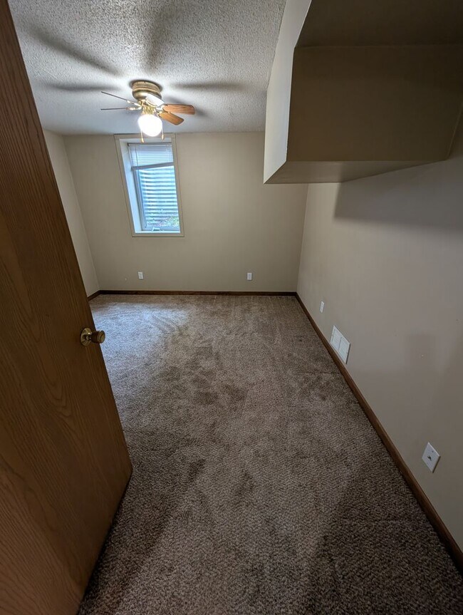 Building Photo - Elk River 3bd 2ba House For Rent