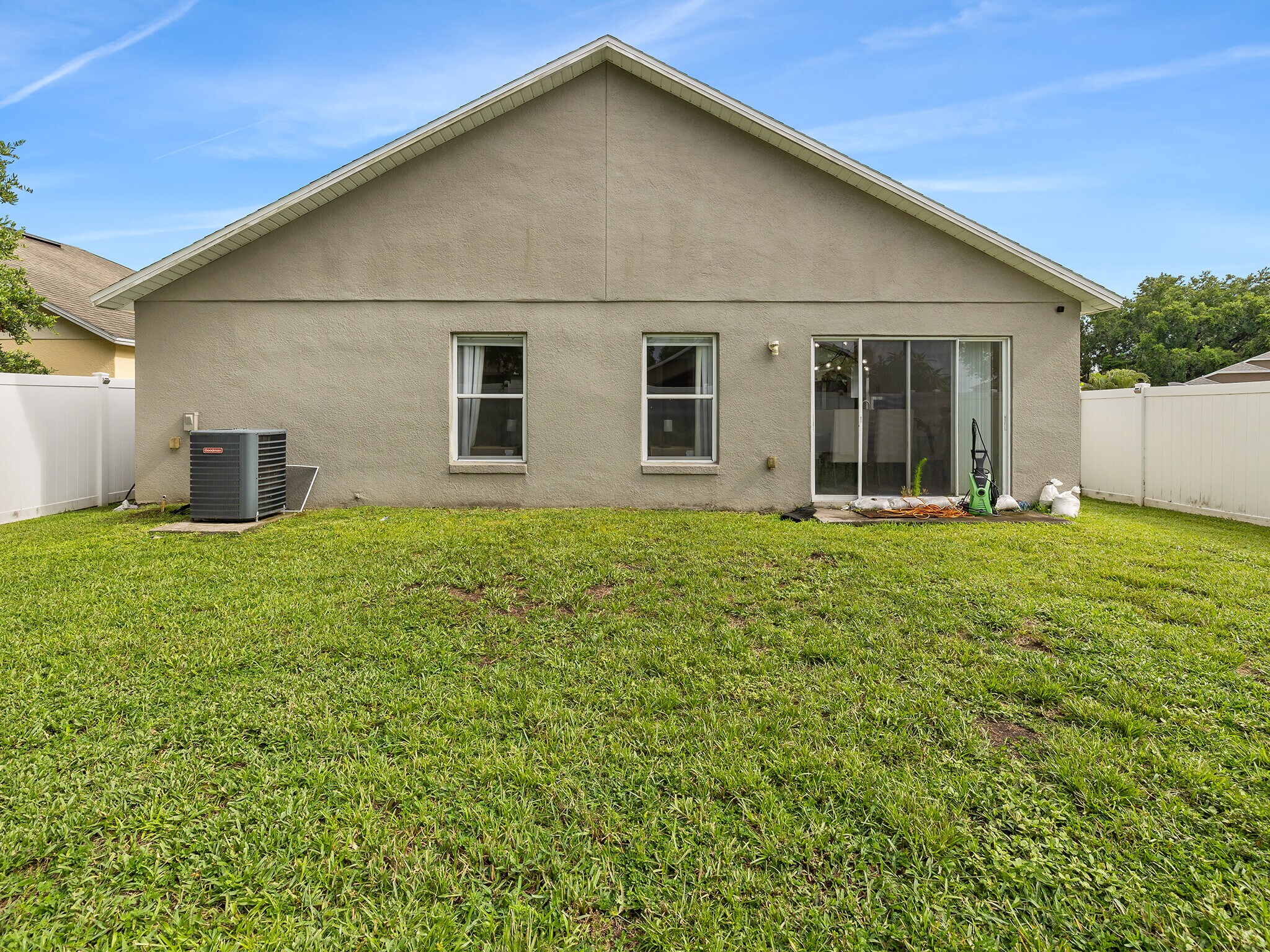 Building Photo - 9996 Portofino Dr
