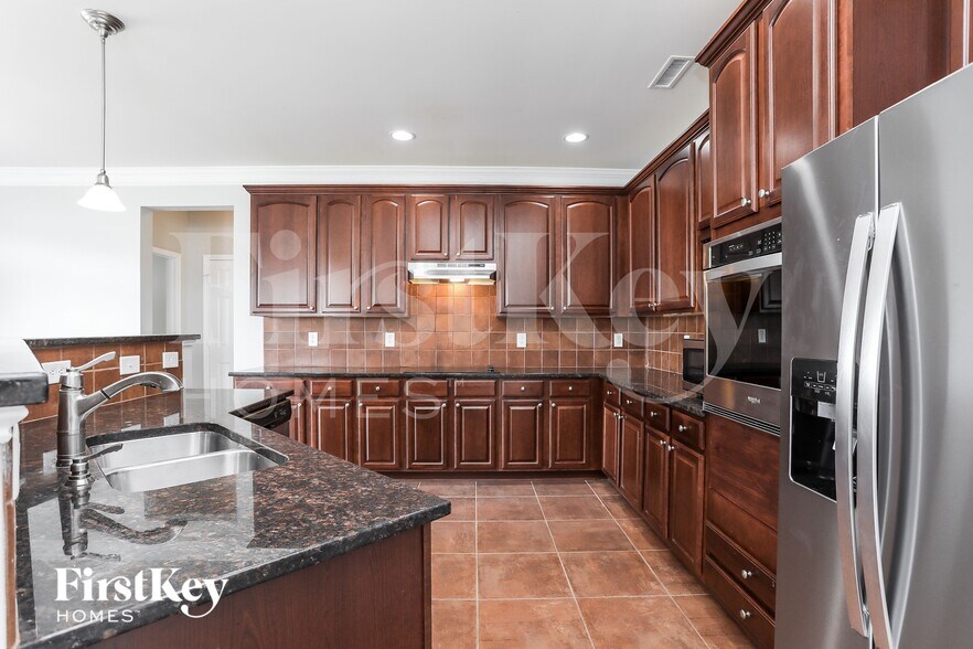 Building Photo - 344 Edgecroft Way