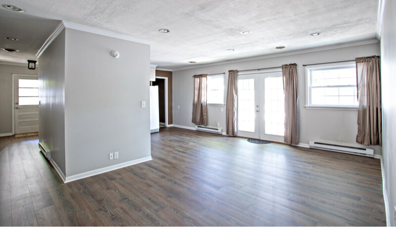 Building Photo - 114 W Main St