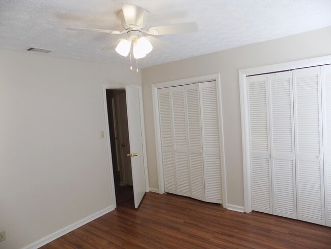 Building Photo - Renovated 3 Bedroom 2 Bathroom in Georgetown with Tons of Space!