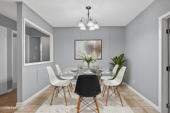 Building Photo - 7815 Jaguar Dr