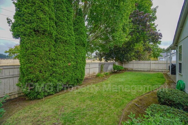 Building Photo - 2607 SE 175th Ave