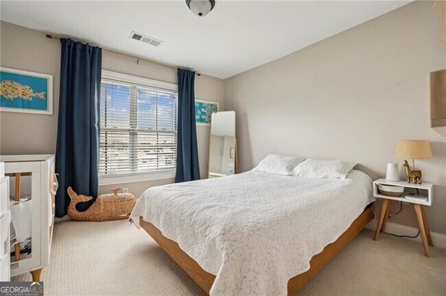 Building Photo - 305 Le Gran Bend