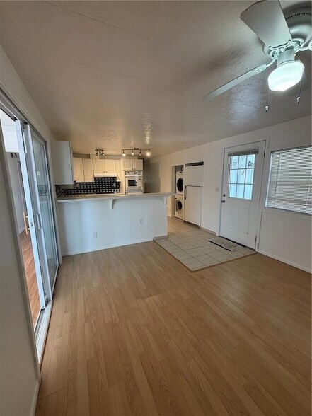 Building Photo - 5236 Kenwood Ave