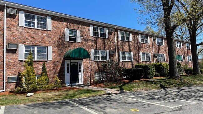 Building Photo - 178 Boston Post Rd E