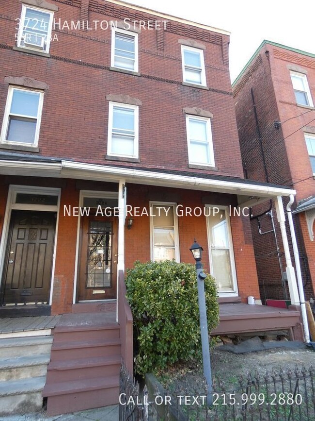 Primary Photo - Beautiful 5 Bedroom House on Hamilton Stre...