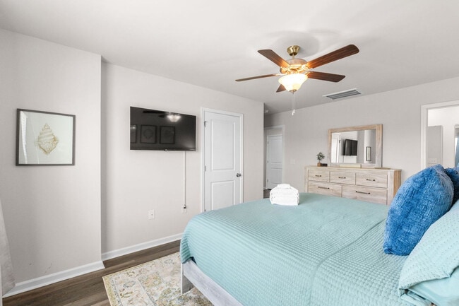 Building Photo - 332 Bayou Loop